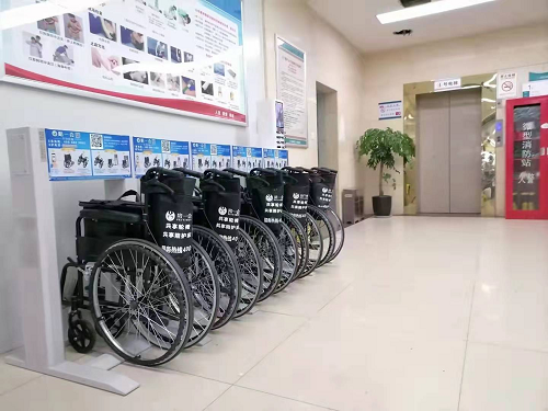 共有の手動車椅子は人気がありますか？どこで利用できますか？